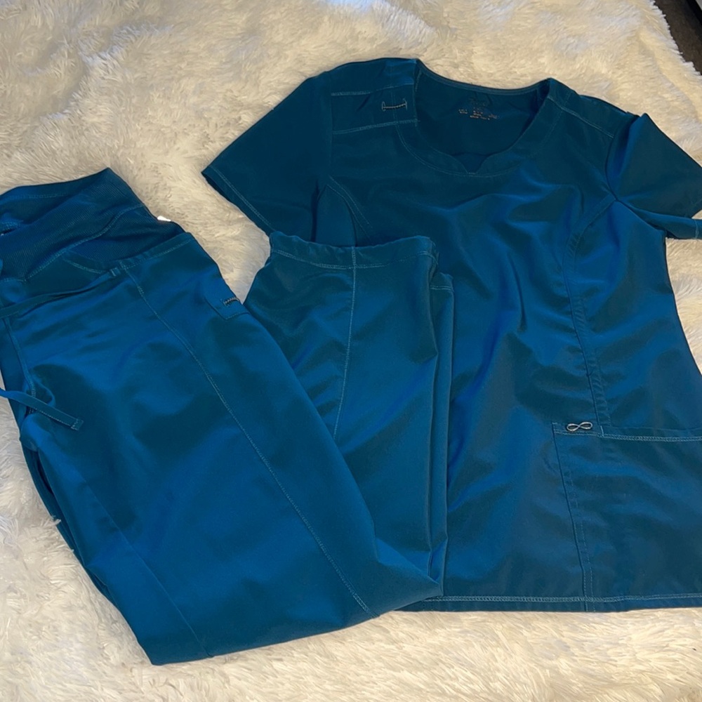 Scrub set